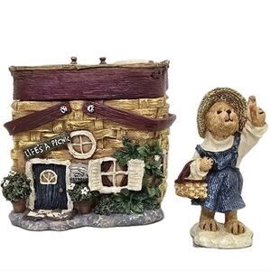 vintage y2K BOYDS COLLECTION Molly's Picnic Palace Route 33 1/3 Collectible